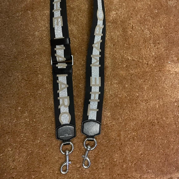 marc jacobs webbing strap